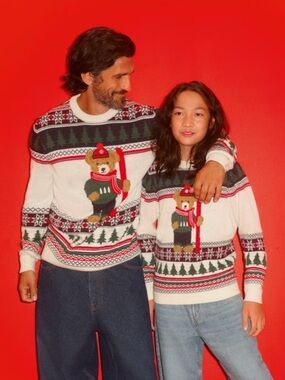 Primark White Holiday Bear Fair Isle Sweater Green & Red Accents Men M